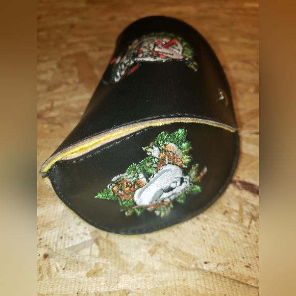 Ed Hardy BULLDOG Sunglasses Leather Case - Picture 5 of 10